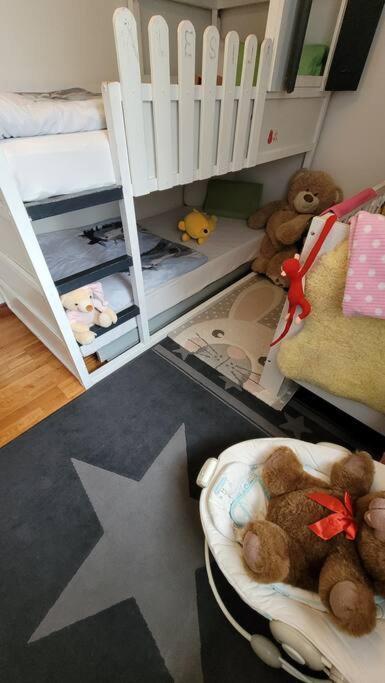 Apartamento Omi'S Nest, Fuer Klein Und Gross Oberburen Exterior foto