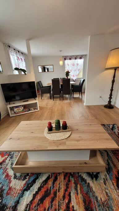 Apartamento Omi'S Nest, Fuer Klein Und Gross Oberburen Exterior foto